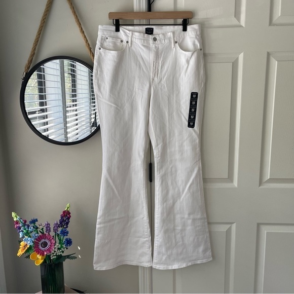 NWT J Crew Factory Full-length flare jean in signature stretch - Picture 3 of 9